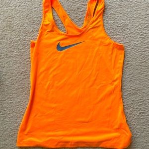Nike Women’s size medium orange tank top. EUC.